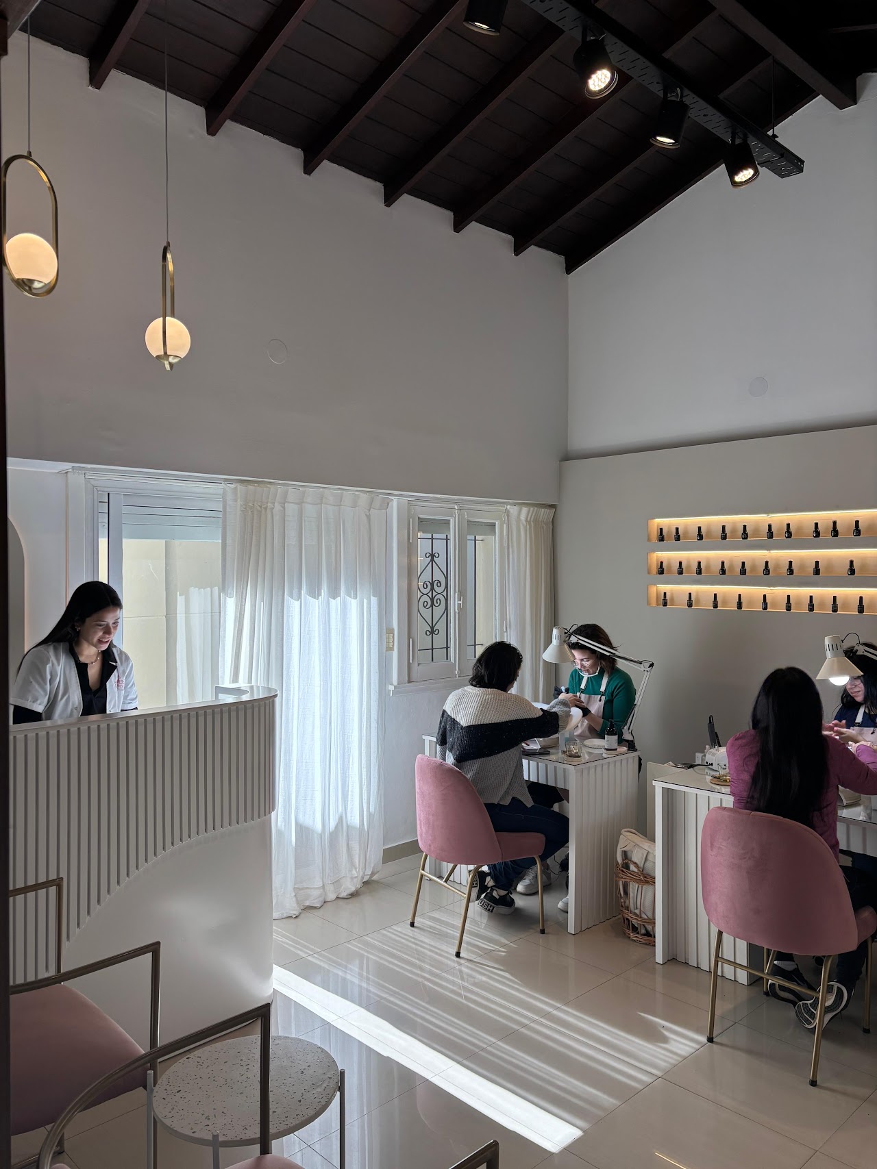 Recepción y salón de Espacio Boutique en Castelar